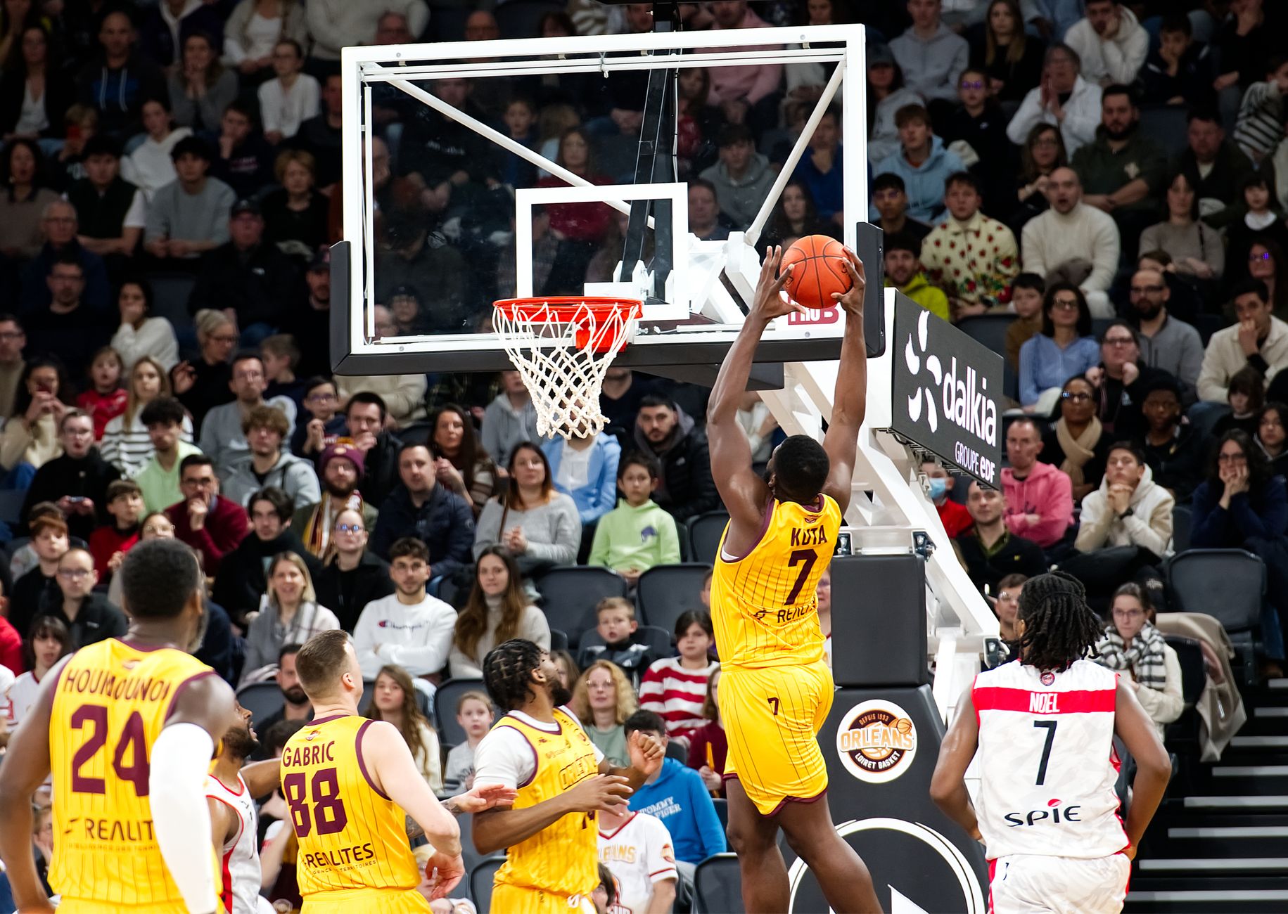 Άρης - Μαρούσι 74-57: Άνετη νίκη για τους Θεσσαλονικείς στο μπάσκετ