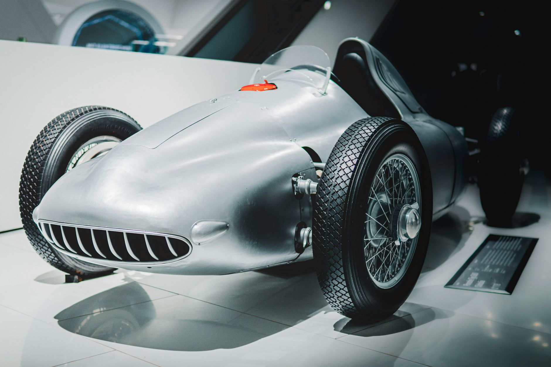 Η Porsche παρουσιάζει το ηλεκτρικό Macan Turbo με 630 ίππους