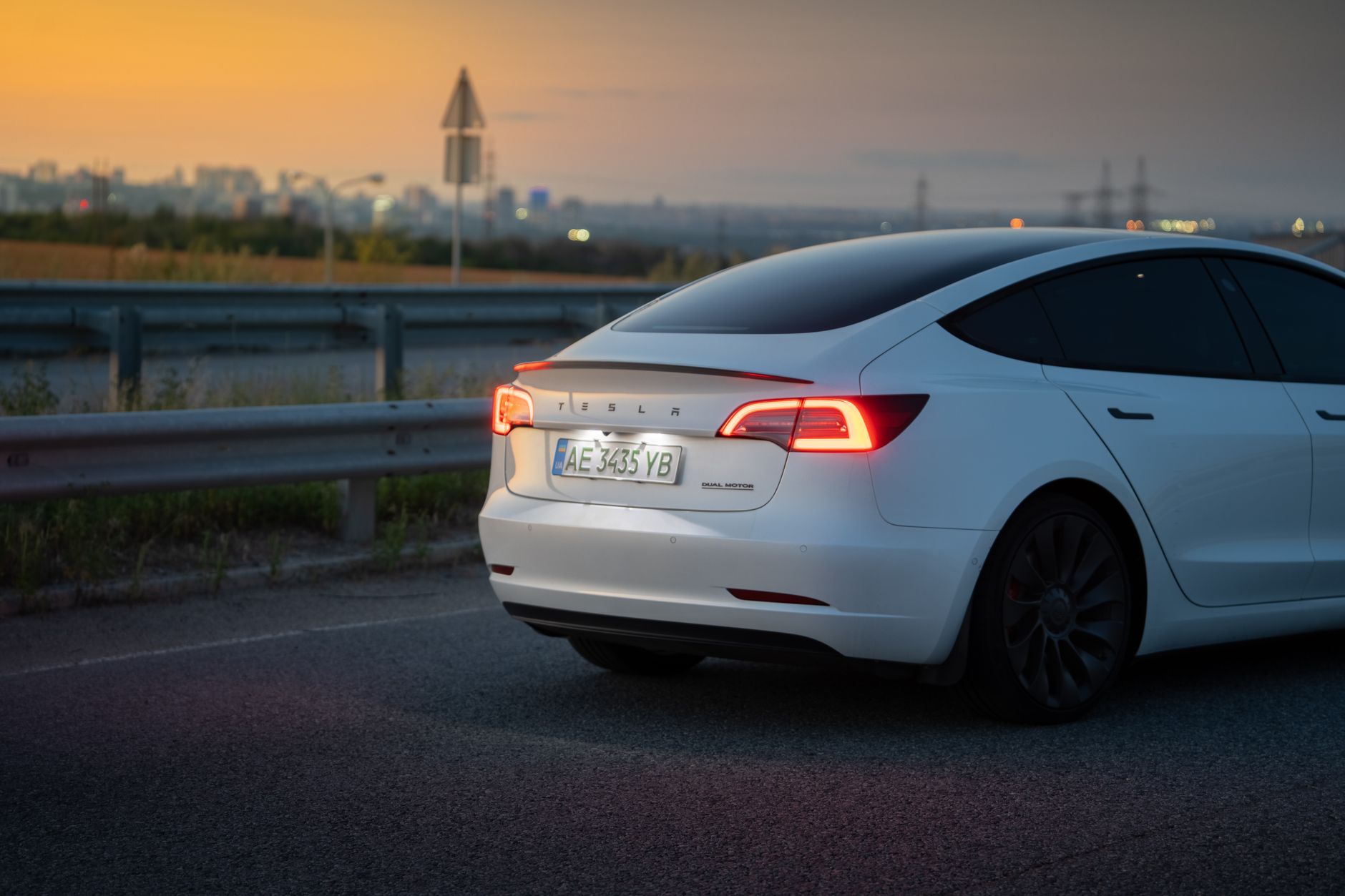 Η Tesla μετονομάζει το «Full Self-Driving» σε «Tesla Assisted Driving» στην Ευρώπη