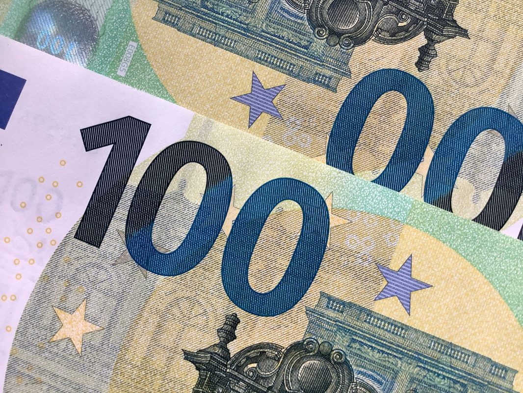 Συντάξεις Νοεμβρίου: Ξεκίνησε η «τριπλή» πληρωμή με την ενίσχυση των 400 ευρώ